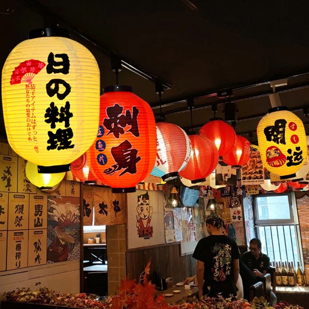 โคมไฟญี่ปุ่น🔥โคมไฟกันน้ำ ตะเกียงซูชิ PVC ญี่ปุ่น ตกแต่งร้านอาหารญี่ปุ่น Takoyaki Ramen Yakiniku Lantern Izakaya ร้านอาหารญี่ปุ่นโคมไฟตกแต่ง โคมไฟ PVC กันน้ํา สไตล์ญี่ปุ่น สําหรับร้านอาหาร โรงแรม โรงแรม อิซากายะ ซูชิ ซาชิมิ โคมไฟตกแต่งป้ายร้านอาหารกลางแจ้ง