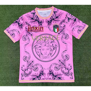 เสื้อกีฬาแขนสั้น ลายทีมชาติฟุตบอล Italy Jersey Special Edition 23 24 ชุดเหย้า สีชมพู คุณภาพสูง สําหรับผู้ชาย