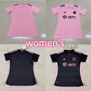 เสื้อกีฬาแขนสั้น ลายทีม Inter Miami Jersey 2023/24 สีดํา และสีชมพู สําหรับผู้หญิง