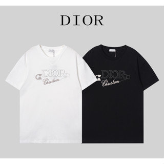 Di0r เสื้อยืดแฟชั่น แขนสั้น ผ้าฝ้าย ปักลาย สําหรับทุกเพศ