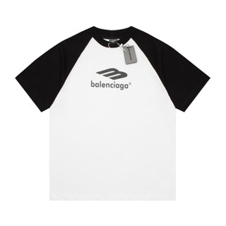 เสื้อแขนสั้น เปิดไหล่ แต่งโลโก้ Blcg สองสี