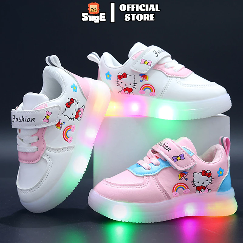 SUGE รองเท้าเด็กผู้หญิงคุโรมิ Hello Kitty รูปแบบการ์ตูน LED มันจะเปล่งประกาย