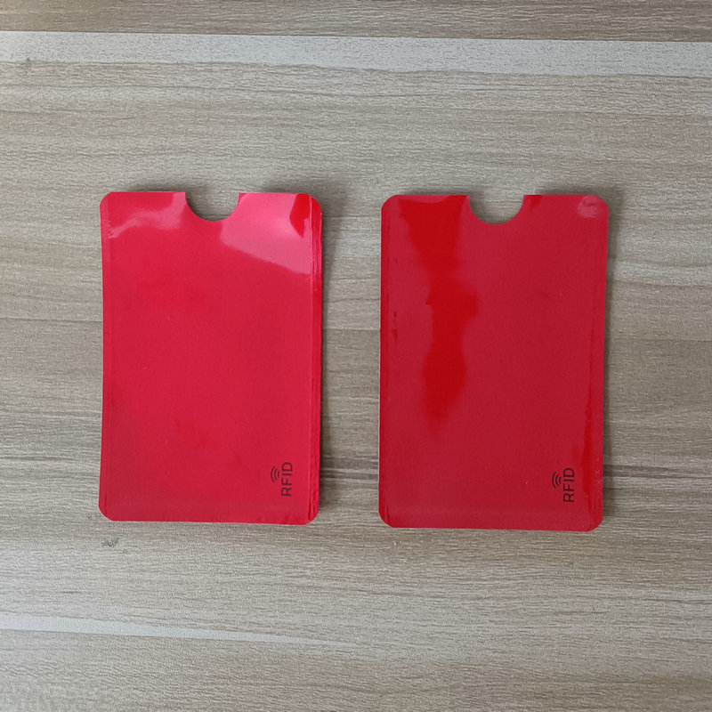 2 ชิ้น / ล็อต ที่ใส่บัตรเครดิต ID ที่ใส่บัตรเครดิต ใส ป้องกันกรณีปกบัตรประจําตัวประชาชน ที่ใส่บัตร สําหรับผู้ชาย ผู้หญิง