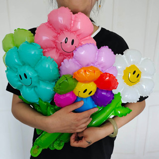 ใหม่ ลูกโป่งฟอยล์ ดอกเดซี่ ใบไม้สีเขียว ดอกทานตะวัน งานวันเก…