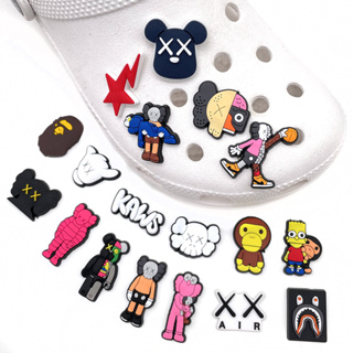 Jibbitz KAWS Series อุปกรณ์เสริมรองเท้า ลายการ์ตูนอนิเมะ สําหรับ Crocs