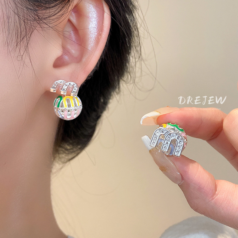 DREJEW ต่างหูเข็มเงิน รูปตัวอักษร ประดับเพทาย หยดน้ํามัน สีโดพามีน