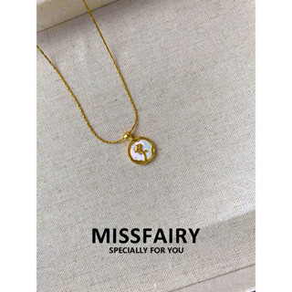 Missfairy สร้อยคอ สเตนเลส 18K จี้เปลือกหอย ดอกกุหลาบ สีขาว ธรรมชาติ เครื่องประดับแฟชั่น เพื่อความสวยงาม ไม่ทําให้เกิดอาการแพ้ สําหรับผู้หญิง