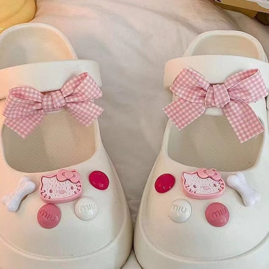 6 ชิ้น / เซต Croc Charm การ์ตูนโบว์ Cinnamoroll Kitty ชุด Jibz สวน รองเท้าผู้หญิง รองเท้าพินอุปกรณ์เ