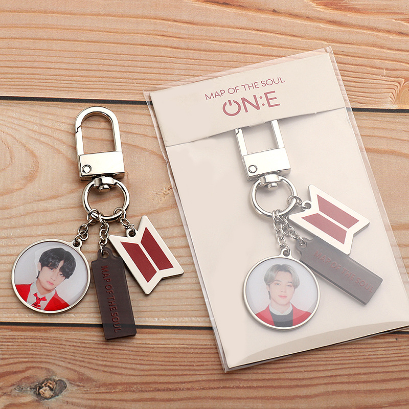 พวงกุญแจ BTS JUNGKOOK TAEHYUNG VKOOK KOOKV ONE Key Chain