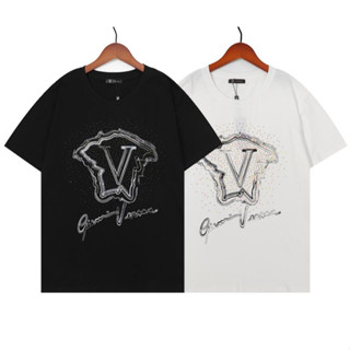 เสื้อยืดแขนสั้น ผ้าฝ้าย พิมพ์ลาย Versace แฟชั่นสําหรับผู้ชาย และผู้หญิง