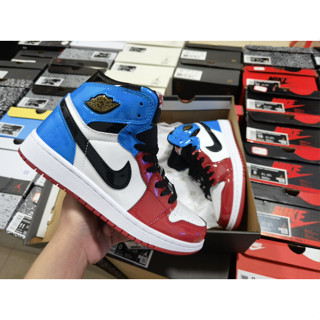 Jordan 1 high og fearless UNC Chicago รองเท้าบาสเก็ตบอลลําลอง หนัง ระบายอากาศ สีแดง สีฟ้า