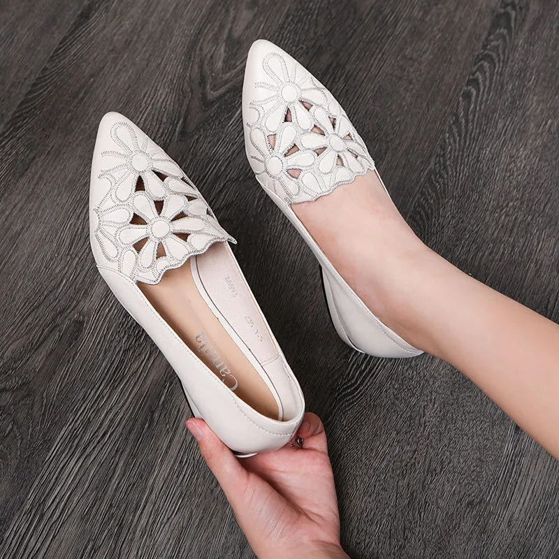 Plus Size42 แฟชั่นผู้หญิง Pointed Toe หนังนุ่ม Hollow เย็บปักถักร้อยรองเท้าเดียวรองเท้าทํางานรองเท้าไม่มีส้น