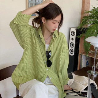 ใหม่ เสื้อเชิ้ตแขนยาว ลายทาง สีเขียว ทรงหลวม สําหรับผู้หญิง