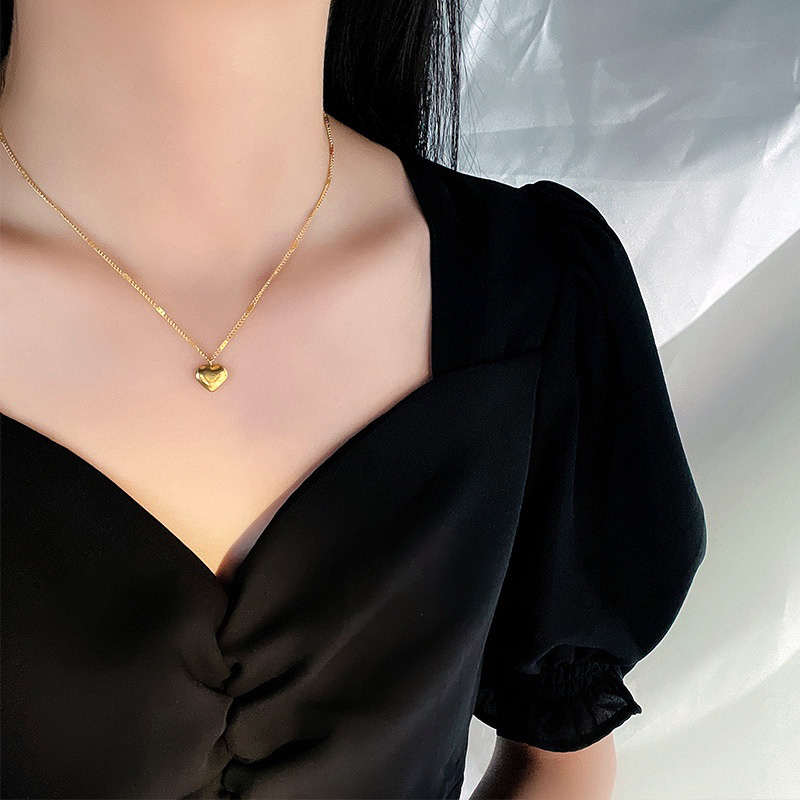 Ht สร้อยคอโซ่เหล็กไทเทเนียม ทอง 18K จี้รูปหัวใจ ไม่จางหาย หรูหรา เครื่องประดับแฟชั่น สําหรับผู้หญิง