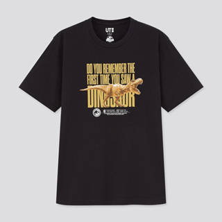 Uniqlo เสื้อยืดแขนสั้น พิมพ์ลาย Jurassic World สําหรับผู้ชาย (Jurassic World) 438055