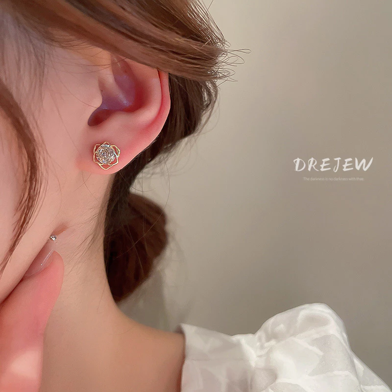DREJEW ต่างหูเข็มเงิน เพทายดอกไม้ เล็ก สไตล์เกาหลี thumbnail 5