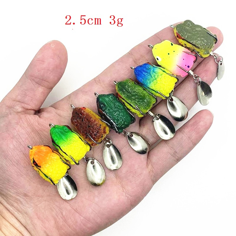 Cheap BKK Hook [Flash Sale]เหยื่อตกปลา รูปกบกระโดด แบบนิ่ม ขนาดเล็ก 2.5 ซม. 3 กรัม 8 สี พร้อมช้อนคู่ 1 ชิ้น ตะขอบีเคเคความแข็งแรง