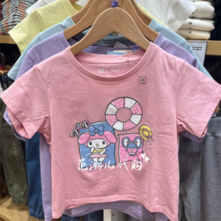 Uniqlo เสื้อยืดคอกลม แขนสั้น ผ้าฝ้าย พิมพ์ลาย Sanrio Co Branded Cooperation สําหรับเด็กผู้หญิง 454281