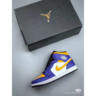 Nike Air Jordan 1 mid lakers รองเท้าบาสเก็ตบอลลําลอง สีม่วง สีทอง สไตล์วินเทจ