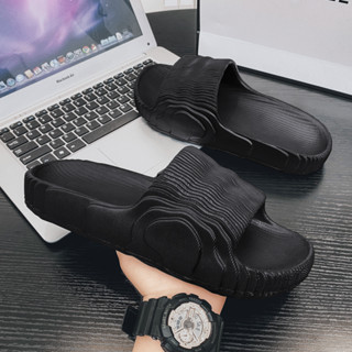 [พร้อมส่ง] รองเท้าแตะกีฬา กันลื่น แฟชั่นฤดูร้อน สําหรับผู้ชาย 2023