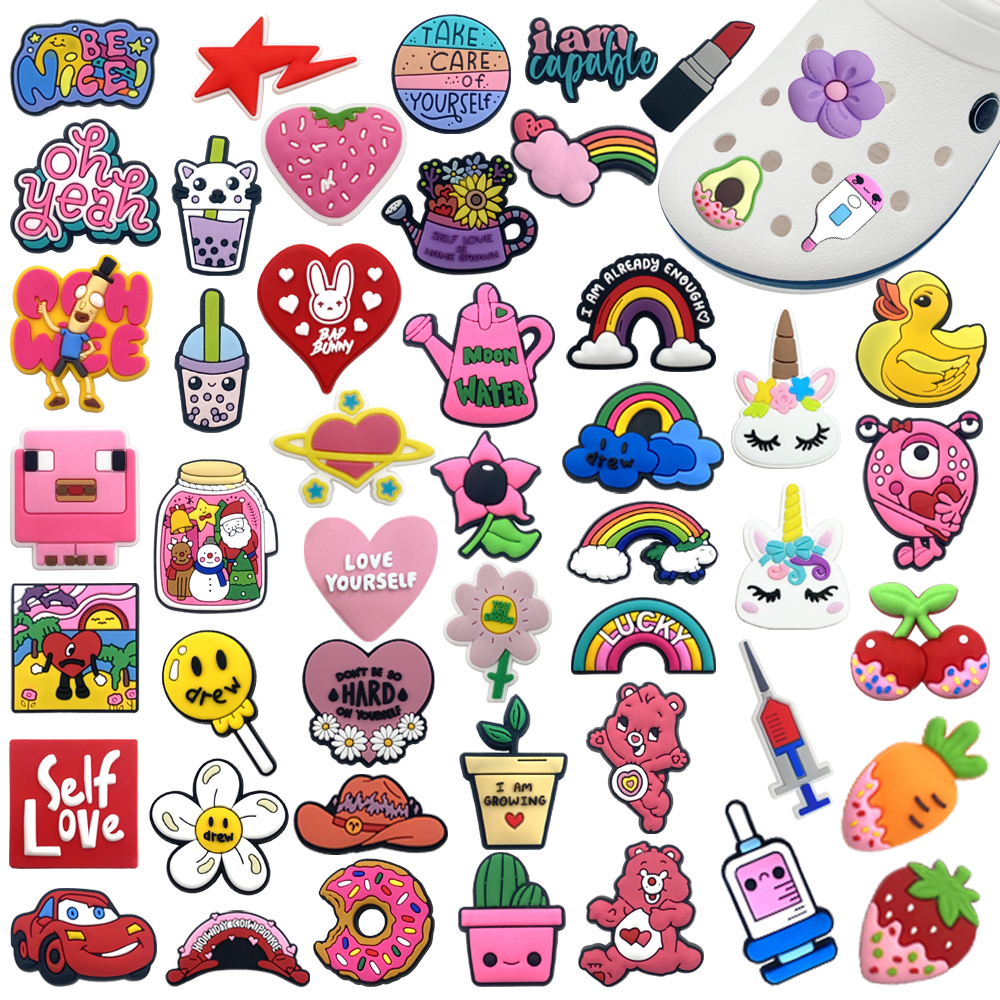 ตลก 49 รูปแบบรองเท้า Charms อุปกรณ์เสริม PVC พร้อมปุ่ม