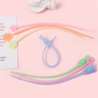 5ชิ้นที่มีสีสันส่องสว่างซิลิโคนพวงกุญแจแหวนผูกพวงกุญแจแมวกรงเล็บ/หัวกระต่าย/ดอกไม้/ดาวห้าแฉกที่สําคัญแหวน ทําเอง กระเป๋าเป้สะพายหลังอุปกรณ์ตกแต่งสุ่มผสมสี