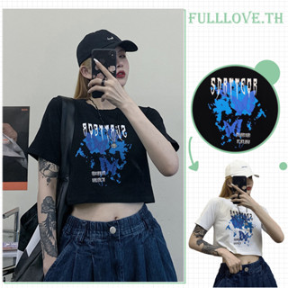 Fulllove เสื้อครอปแขนสั้นเอวลอย เสื้อยืดสกรีนลายสีขาวเข้ารูปเทรด์ใหม่สุดๆ Y2K crop top