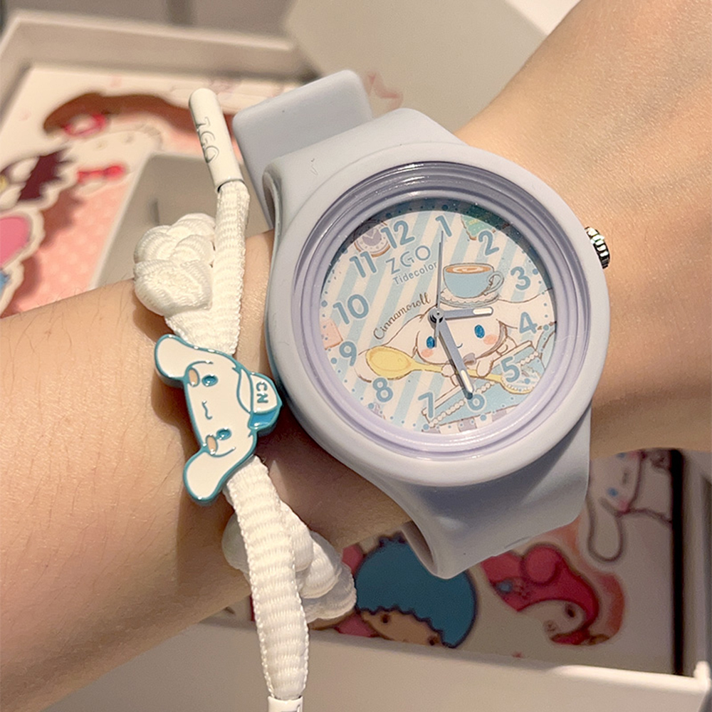 Sanrio นาฬิกาข้อมือควอตซ์แฟชั่น สายซิลิโคนนิ่ม หน้าปัดสี่เหลี่ยม ลาย Hello Kitty Kuromi Melody คุณภาพสูง ให้เป็นของขวัญได้ สําหรับนักเรียน