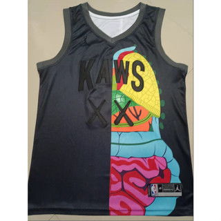 เสื้อกีฬาบาสเก็ตบอล ลายทีม Chicago Bulls 23 Michael Kaws สีดํา สําหรับผู้ชาย