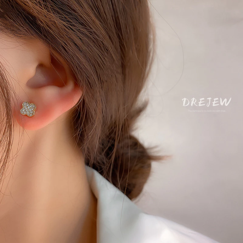 DREJEW ต่างหูสตั๊ด เข็มเงิน เรียบง่าย ไฮเอนด์ ขนาดเล็ก เข้ากับทุกการแต่งกาย 6 ชิ้น thumbnail 5