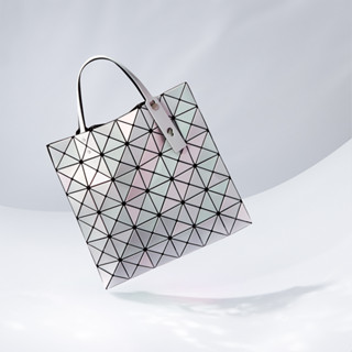 Bao BAO ISSEY MIYAKE กระเป๋าทรงถัง โพลาไรซ์ เรืองแสง และกระเป๋าทรงถัง 3 สี