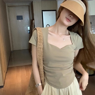 [พร้อมส่ง] เสื้อยืด แขนสั้น คอหัวใจ จับจีบ เข้ารูป เข้ากับทุกการแต่งกาย แฟชั่นฤดูร้อน สําหรับผู้หญิง