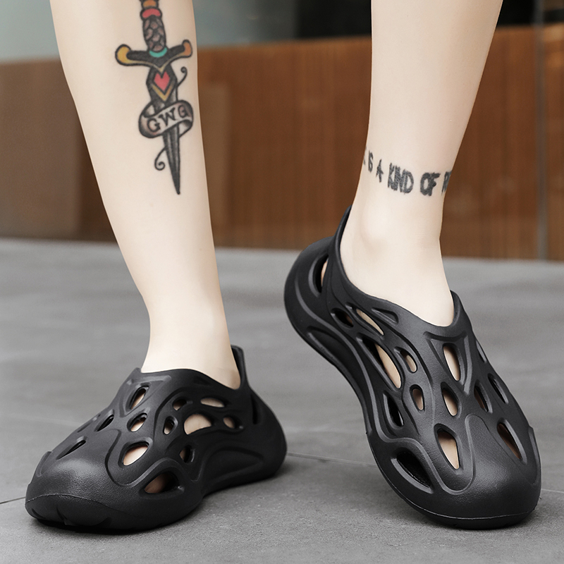 คู่รองเท้าแตะกลางแจ้งแสง EVA Sole Anti Slip รองเท้าชายหาดในร่ม Breathable Hole รองเท้า 5450
