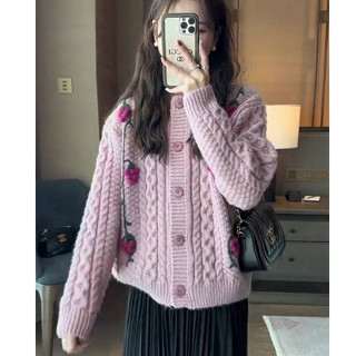 เสื้อกันหนาว คอกลม เข้ารูป ปักลายดอกไม้ สีชมพู แฟชั่นฤดูหนาว สําหรับผู้หญิง
