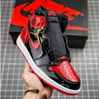 รองเท้ากีฬา รองเท้าบาสเก็ตบอล Air Jordan 1 High OG "Bred Patent"  555088-063