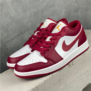 Air Jordan 1 Low "Cardinal" ของแท้ ผู้ชาย ผู้หญิง aj1 สีขาว สีแดง553558-607