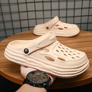 Crocs รองเท้าแตะชายหาด พื้นนิ่ม ระบายอากาศ กันลื่น สําหรับผู้ชาย และผู้หญิง