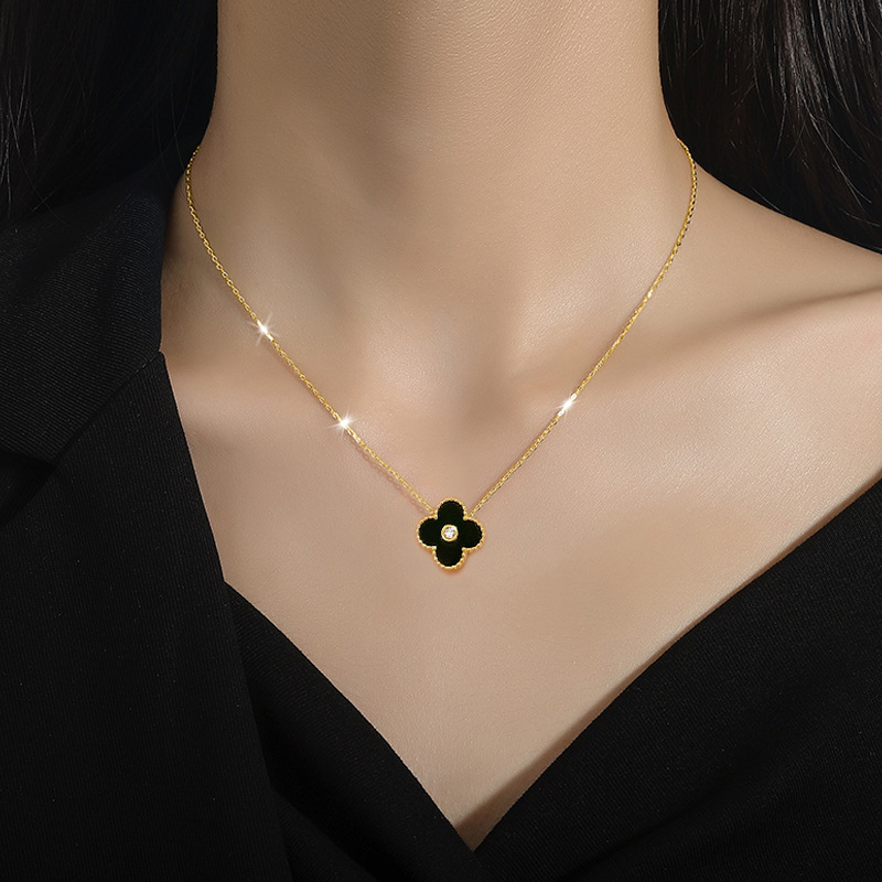 HT Light Luxury Diamond-Studded Lucky ดอกไม้จี้ไทเทเนียมเหล็กสร้อยคอหญิงสแตนเลส Clavicle Chain