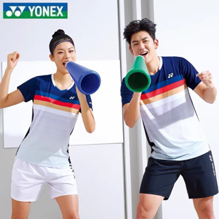 Yonex เสื้อกีฬาแขนสั้น ลายทาง สีรุ้ง แบบแห้งเร็ว สไตล์เกาหลี แฟชั่นฤดูร้อน สําหรับผู้ชาย และผู้หญิง 2023