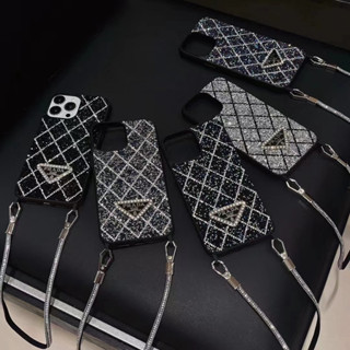 PRADA เคสโทรศัพท์มือถือหนัง ประดับเพชร พร้อมสายคล้องมือ สําหรับ iPhone 11 Pro 12 12 Pro 12 Pro max 11 X 7 8 plus XR Xs max