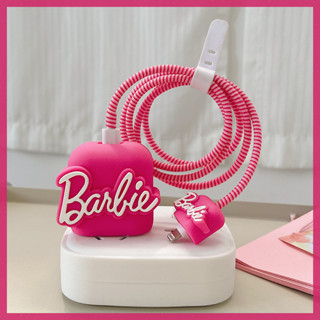 Pink Barbie 20w หัวชาร์จเร็ว ฝาครอบป้องกันสามชิ้น ชุดชาร์จ Apple ฝาครอบป้องกัน รูปการ์ตูน สีชมพู ใหม่ สายชาร์จโทรศัพท์มือถือ ฝาครอบป้องกัน อะแดปเตอร์ไฟ