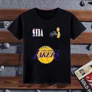 ใหม่ เสื้อยืดแขนสั้น พิมพ์ลายโลโก้ Lakers Bulls Basketball Co สีดํา แฟชั่นฤดูร้อน สําหรับผู้ชาย