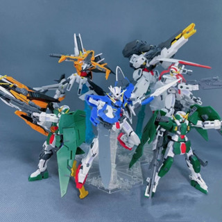 โมเดลหุ่นยนต์กันดั้ม HG Gundam EXIA Throne Eins Virtue Gundam Arios Gundam Astray Green