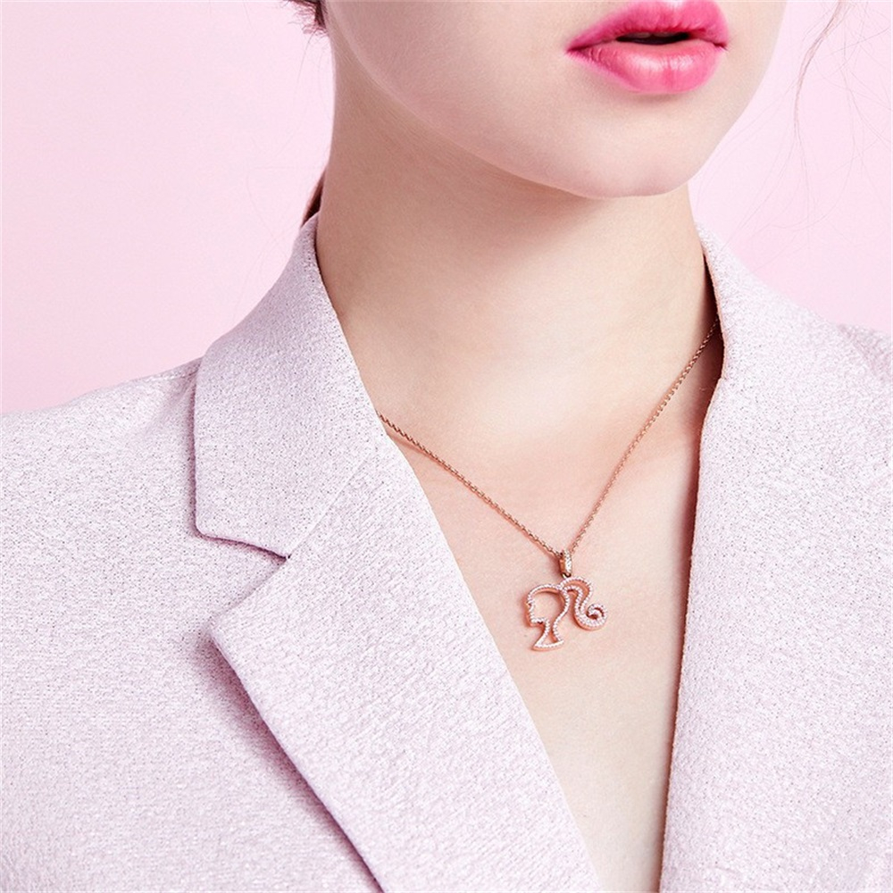 เครื่องประดับ สร้อยคอ สายโซ่ จี้ตุ๊กตาบาร์บี้ สีชมพู เหมาะกับของขวัญ สไตล์เอเชีย สําหรับผู้หญิง