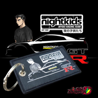 พวงกุญแจ จี้การ์ตูนอนิเมะ Initial D NIGHTKIDS GTR เครื่องประดับแฟชั่น สําหรับรถยนต์ รถจักรยานยนต์