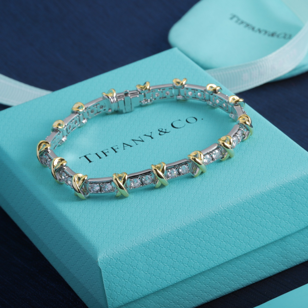 【 แบรนด์แฟชั่น 】สร้อยข้อมือแฟชั่น คลาสสิก T&CO 2023