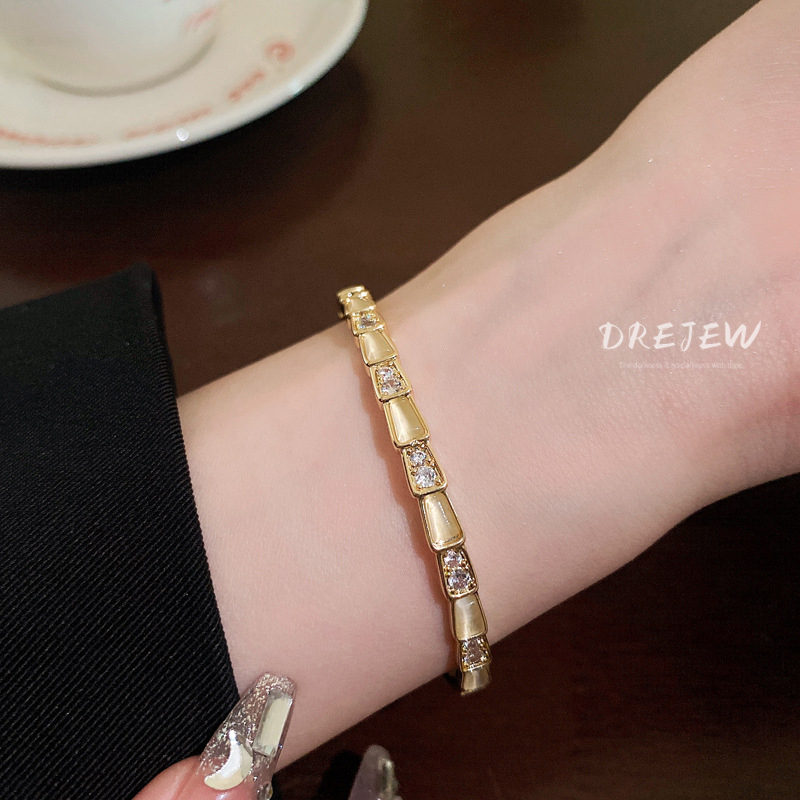 DREJEW เกาหลี เบา หรูหรา เพทาย โอปอล เปิด สร้อยข้อมือ แฟชั่น บุคลิกภาพ สร้อยข้อมือ อเนกประสงค์ เฉพาะ เครื่องประดับระดับไฮเอนด์