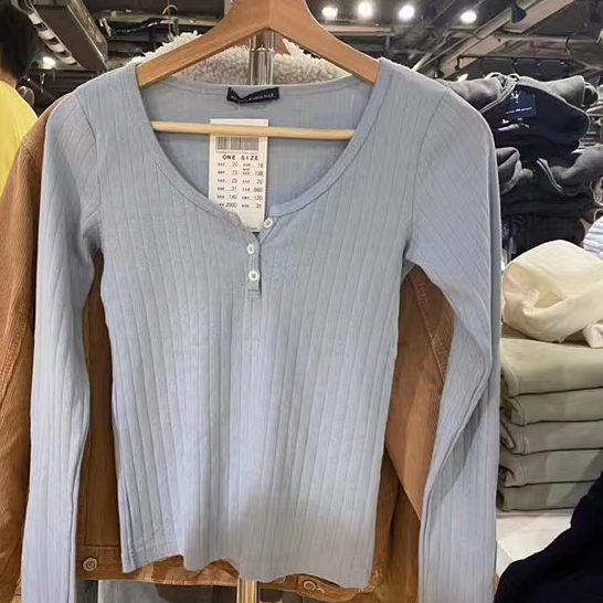 BM สไตล์ Retro Pure Desire สไตล์สามปุ่มรอบคอสีชมพูแขนยาว Hollow ถักสั้นเอวสูง zelly top Hole Eye แขน