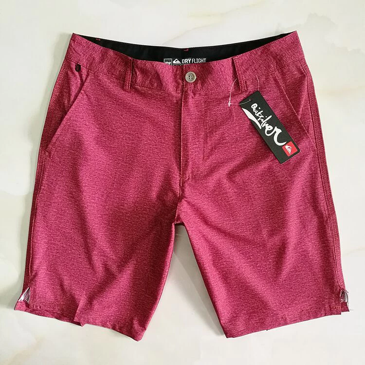 Quiksilver กางเกงขาสั้นผู้ชาย 4 ทาง ยืดหยุ่น กันน้ำ แห้งเร็ว