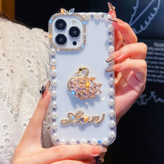 เคสโทรศัพท์มือถือ แบบใส ประดับไข่มุก พลอยเทียม ป้องกันกล้อง หรูหรา สําหรับ iPhone 15 14 13 12 11 Pro Max 14 Plus X XS Max XR 7 8 Plus SE Mini